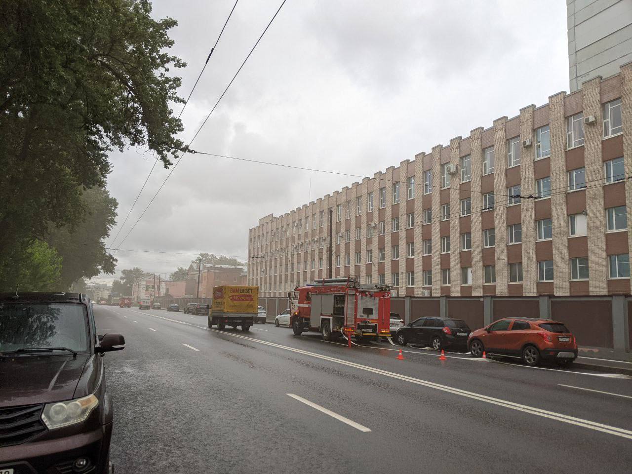 Пожар произошёл в Петербурге на заводе «Арсенал» Огонь охватил 250 квадратов в производственном помещении. С места эвакуировали 15 человек. О пострадавших информации не поступает. На данный момент пожар локализован. Предварительно, возгорание произошло при проведении ремонтных работ. : «Мегаполис» : СПб — отдай свой буст нам