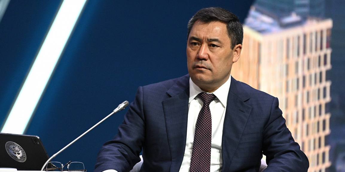 Жапаров предложил вернуть в Кыргызстане смертную казнь Президент поручил подготовить изменения в законодательство предусматривающие максимально ужесточенную ответственность за преступления против детей девушек и женщин Смертная казнь в Кыргызстане была фактически приостановлена в 1998 году мораторий а в 2007 году был принят закон удаливший смертную казнь из уголовного кодекса Гуд Афтенун Новости