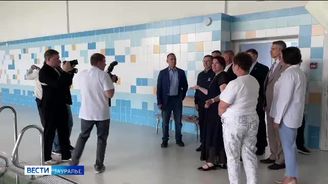 Владимир Якушев оценил готовность бассейна «Аквамарин» в Кургане