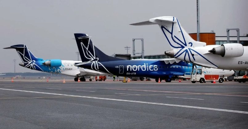 Эстонская государственная Nordic Aviation Group  NAG , в которую входят авиакомпании Nordica и Xfly, подала в суд заявление о собственном банкротстве.  «На сегодняшний день для Nordica назначены временные управляющие по делу о банкротстве, суд наложил ограничения на все транзакции с ее активами. Ожидается, что суд назначит временного управляющего по делу о банкротстве Xfly в ближайшее время», — уточняется в пресс-релизе.  Деятельность компании прекращена, платежи, раскрытие информации и принятие новых обязательств строго ограничены. Для сотрудников инициирован коллективный процесс увольнения в соответствии с законодательством. Работники смогут подать заявления на получение страховых пособий по безработице, а временный управляющий от их имени — на перечисление невыплаченных зарплат и других причитающихся им и установленных законом сумм.  По состоянию на конец октября 2024 года в Nordica работали 579 человек, в том числе 286 — в Эстонии.