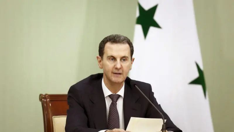 Кассационный суд Франции, высшая судебная инстанция страны, аннулировал выданный ранее ордер на арест изгнанного президента Сирии Башара Асада, поскольку как глава государства обвиняемый обладал полным иммунитетом от судебного преследования, который распространяется даже на военные преступления и преступления против человечности.  При этом, указал председательствующий судья Кристоф Суляр, теперь Асад больше не президент, так что расследование дела по выдвинутым против него обвинениям продолжится, а в его рамках «могли или [в будущем] ещё могут быть выданы новые ордеры на его арест».