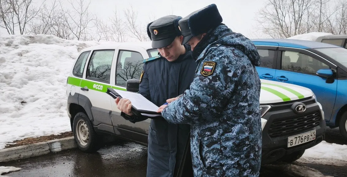 На Камчатке энергетики и приставы посетили злостных должников в Вилючинске В Вилючинске прошел плановый рейд сотрудников службы судебных приставов Вместе с работниками Камчатскэнергосбыта они посетили адреса проживания самых злостных должников Нажмите для подробностей   kam24 ru news main 20260420 127441 html utm source telegram utm medium messenger
