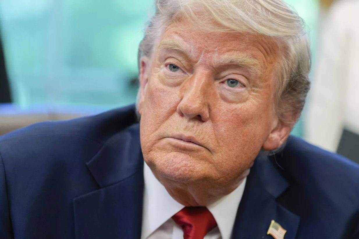 Трамп согласился поддержать план коалиции желающих — Politico. Трамп в частном порядке согласился поддержать инициативу европейской "коалиции желающих" по усилению давления на Россию для достижения 30-дневного перемирия на Украине, но еще может поменять свое мнение, пишет издание. По словам собеседников издания, Макрон во время переговоров в Киеве совершил телефонный звонок Трампу, чтобы убедиться в его поддержке. Американский лидер поднял трубку, несмотря на то, что в Вашингтоне на тот момент не было и семи часов утра, и дал согласие поддержать позицию европейских лидеров. Позже Мерц в ходе пресс-конференции в Киеве выразил благодарность президенту США за поддержку инициативы. Поколение «ZOV» Telegram