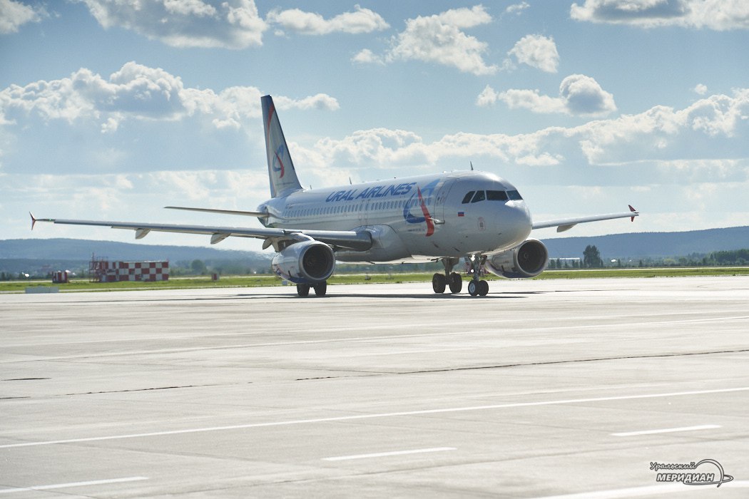 150 пассажиров Уральских авиалиний застряли в Ереване Рейс в Москву задержали на 16 часов из за смога По данным SHOT сотрудники компании семь часов не выходили на связь и не обеспечивали питанием Позже пассажирам предложили расселение в ближайшие отели Уральская транспортная прокуратура начала проверку и выясняет причины задержки Подписаться на Уральский меридиан