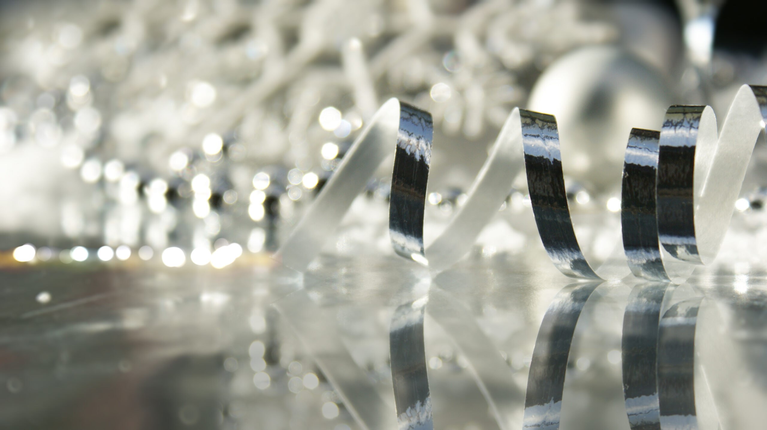 Запасы серебра в Китае рухнули до минимумов за 10 лет Запасы металла опустились до десятилетних минимумов после того как страна отправила колоссальные объемы в Лондон для покрытия дефицита Мировой рынок серебра столкнулся с новой угрозой дефицита в Китае Страна отправила колоссальные объемы металла в Лондон для покрытия спроса Теперь сам Китай может оказаться на грани неспособности стабилизировать рынок Об этом сообщил Bloomberg По информации бир Читать на сайте ИА Бизнес код Запасы китай серебро