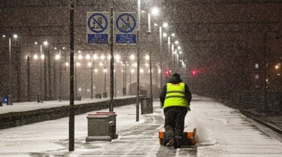 Синоптик не исключил вероятность снега в Москве на следующей неделе   Синоптик прогностического центра «Метео» Александр Ильин заявил, что во второй половине следующей недели в Москве появляется вероятность осадков и не исключено, что при этих температурах пройдёт небольшой снег.  Читать далее