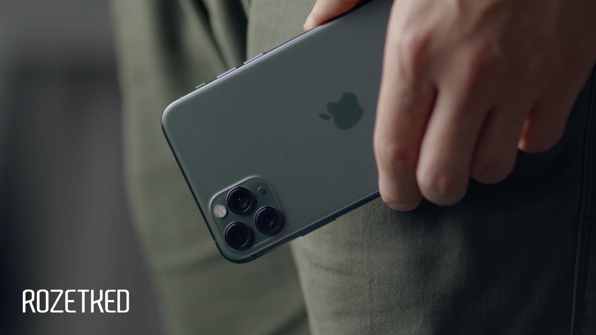 Первый винтажный Pro Max Apple признала iPhone 11 Pro Max винтажным устройством Официально его будут принимать на ремонт при наличии запчастей Несмотря на звание винтажного iPhone 11 Pro Max поддерживает актуальную iOS 26 Причина винтажности смартфон не продаётся дольше пяти лет В список винтажных устройств также попали Watch Series 3 Их признали винтажными уже после Series 4 так как Series 3 продавались дольше rozetked me news 41861