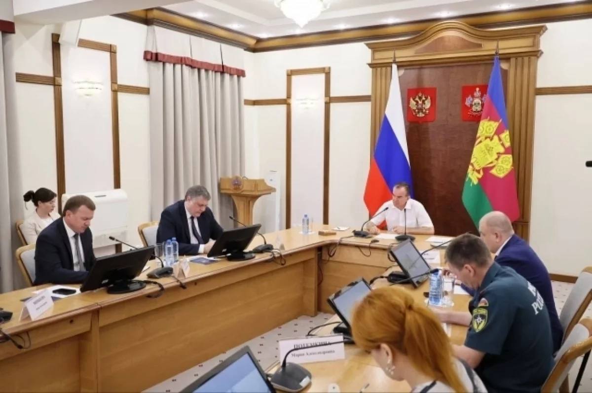 Пострадавшим от паводка в Туапсинском округе направили еще 76 9 млн рублей Минувшим летом муниципалитету уже довели около 28 млн рублей Из этих средств предоставили выплаты 473 жителям из первых списков Все они получили единовременную материальную помощь а 262 человека еще и компенсации в связи с частичной утратой имущества Напомним что основной удар стихии в августе 2025 года пришелся на Туапсинский муниципальный округ и Горячий Ключ За несколько часов там выпало до 160 миллиметров осадков почти две месячные нормы Мы в Max АиФ Краснодарский край в ТГ