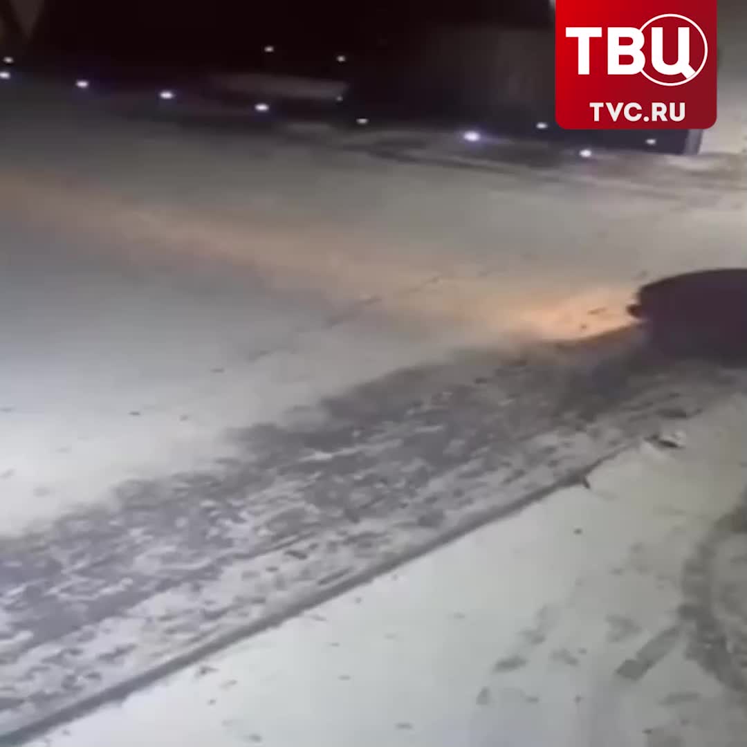 Юноша без прав прокатился на угнанных 'Жигулях' по Мемориалу Славы в Зиме