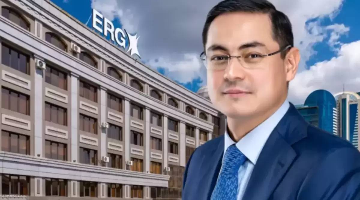 ERG и Mercuria подписали долгосрочное соглашение договорились о предоплате поставок меди Eurasian Resources Group ERG международная горно металлургическая компания и Mercuria Energy Trading SA Mercuria один из ведущих мировых трейдеров подписали стратегическое соглашение в рамках которого Mercuria производит предоплату ERG за поставки производимой компанией меди   Детали В соответствии с условиями соглашения сумма предоплаты которую Mercuria предоставляет ERG составляет до 100 млн долл США Соглашение на поставку меди с предприятий ERG в Демократической Республике Конго ДРК рассчитано на три года ERG продолжает работу по развитию своих активов в ДРК в целях полного раскрытия их потенциала Соглашение о предоплате поставок меди c ведущим мировым трейдером дополнительно укрепляет коммерческий портфель ERG способствует обеспечению устойчивого развития глобальных цепочек поставок ключевых полезных ископаемых Эта знаковое соглашение с Группой ERG означает долгосрочное партнерство основанное на доверии и общих целях Предоплата на поставки меди укрепляет работу ERG на активах в Демократической Республике Конго регионе стратегическое значение которого для Mercuria растет Наше сотрудничество в регионе африканского медного пояса отражает нашу общую приверженность ответственному росту и обеспечению надежных поставок Долгосрочное стратегическое соглашение с ERG подчеркивает наше стремление к созданию устойчивых перспективных цепочек поставок позитивных для бизнеса обеих сторон заявил Костас Бинтас глобальный руководитель отдела металлов и горнодобывающей промышленности в Mercuria Energy Trading SA Главный исполнительный директор ERG Председатель Совета директоров Группы Шухрат Ибрагимов сказал Мы рады развивать долгосрочное стратегическое сотрудничество с Mercuria Это сотрудничество не только способствует дальнейшему успешному развитию нашего международного бизнеса по производству меди но также является важным этапом в расширении наших партнерств с ведущими глобальными компаниями В ДР Конго мы проводим работу направленную на полное раскрытие потенциала наших предприятий Предоплата со стороны Mercuria отражает высокое доверие международных стейкхолдеров к ERG как к надежному ответственному производителю высококачественной меди для мировых рынков Подробнее на сайте Ulysmedia kz t me ulysmediatg