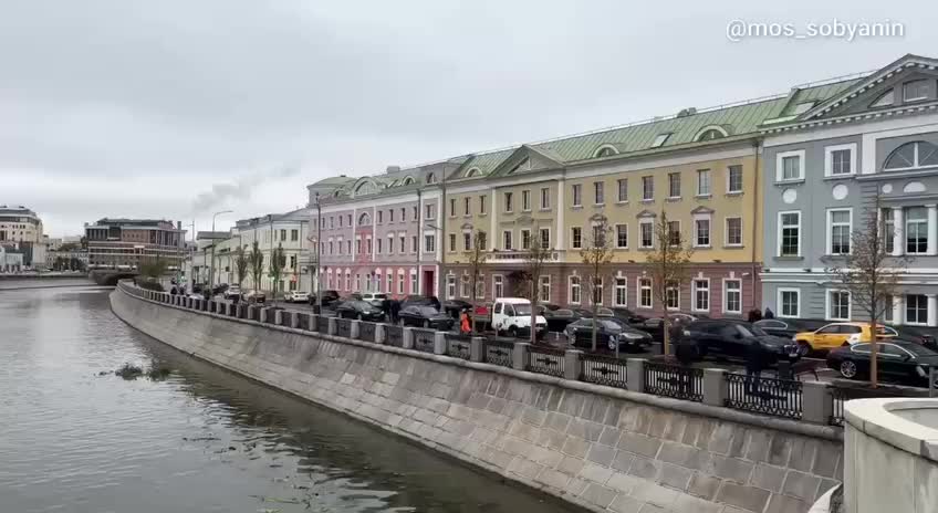 Сергей Собянин открыл благоустроенную Кадашевскую набережную в Москве