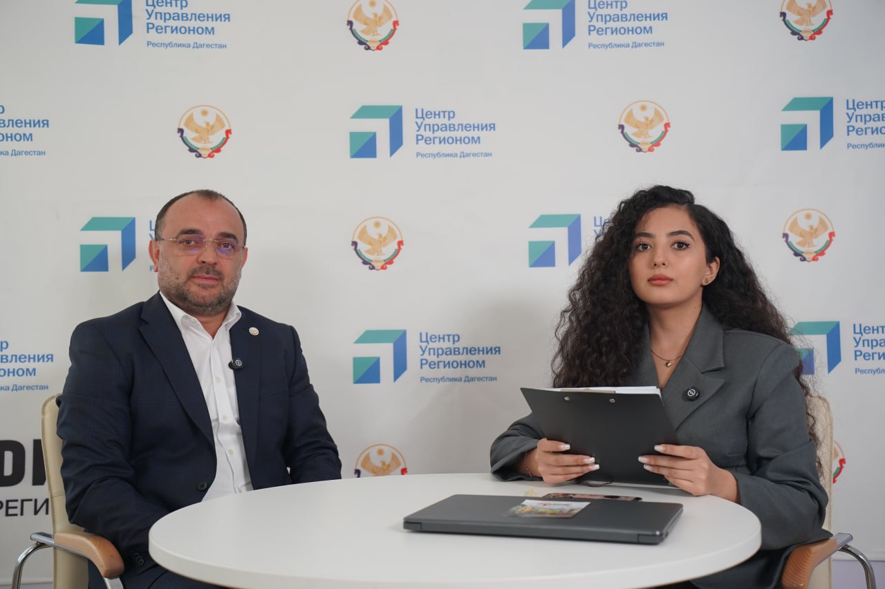 Буйнакск потратил 6 6 млн рублей на отлов безнадзорных собак Глава города Буйнакска Махач Абдулмуслимов в прямом эфире ЦУР Дагестана рассказал о работе по отлову бездомных животных По его словам в 2025 году на эти цели из республиканского бюджета выделено 2 194 млн рублей а из городского дополнительно 4 5 млн рублей Общий объем финансирования составил 6 6 млн рублей Специалисты приезжают в город на регулярной основе и занимаются отловом собак Отлов происходит в местах скопления животных а также по обращениям граждан отметил Абдулмуслимов   Подпишись на ДП в МАХ