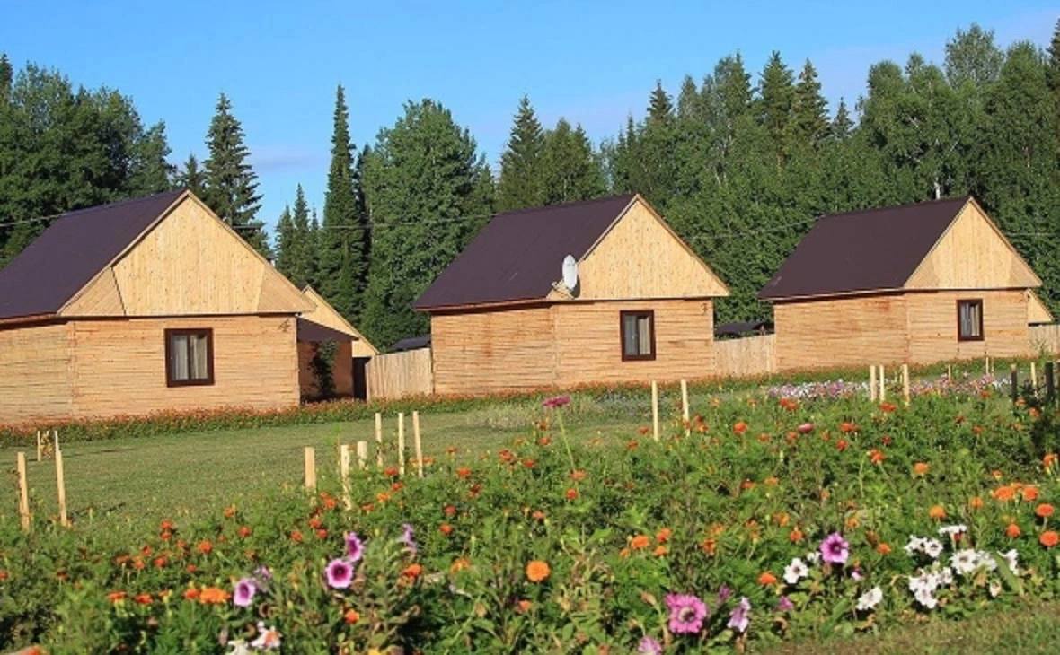 В Башкирии льготникам дадут право самим формировать участки под ИЖС В Башкирии льготникам могут дать возможность самостоятельно сформировать участок под индивидуальное жилищное строительство ИЖС Замглавы регионального Минземимущества Артур Аманбаев представил соответствующий законопроект на заседании комитета парламента по аграрным вопросам экологии и природопользованию Поправки предложено внести в республиканский закон О регулировании земельных отношений в РБ их внесло на рассмотрение правительство Башкирии Сегодня из за отсутствия необходимых ресурсов и длительных работ по подготовке земельного участка разработке проектов планировки и межевания ожидание участков льготниками растягивается на несколько лет Предлагается оптимизировать процесс их предоставления льготникам Им хотят дать выбор получить землю по очереди в общем порядке или сформировать земельный участок самостоятельно путем предварительного согласования в уполномоченном органе или органе местного самоуправления если земля находится в муниципальной собственности На основе предварительного согласования льготнику могут выделить землю и снять с учета При этом если он не воспользуется этой возможностью в течение года то останется в очереди на получение земли на прежней позиции РБК Уфа в Telegram РБК Уфа в MAX