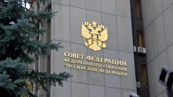 СФ одобрил закон об усилении контроля за деятельностью СРО в строительстве  Сенаторы одобрили поправки в Градостроительный кодекс РФ, которые направлены на повышение контроля за деятельностью саморегулируемых организаций.  Подробнее:    #СРО #саморегулирование #строительство