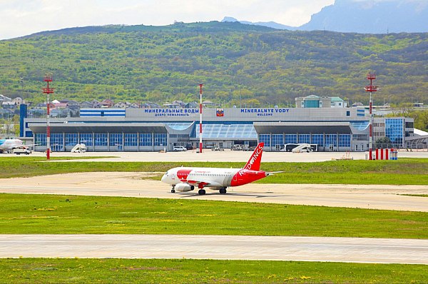 Авиакомпания Red Wings открывает прямое авиасообщение между Ставропольским краем и Израилем Авиакомпания Red Wings открывает прямое авиасообщение между между Ставропольским краем и Израилем. Первый полет из Минеральных Вод в Тель-Авив состоялся 8 июня. Об этом сообщает AVIA.RU со ссылкой на данные воздушной гавани. Как отмечается в сообщении в телеграм-канале аэропорта Минеральных Вод, авиакомпания будет выполнять рейсы два раза в неделю, время в пути составит всего 3 часа. «Возобновление рейсов в Тель-Авив — значимое событие для нашего аэропорта и региона. Это направление важно как для туристических, так и для деловых поездок», – отметила коммерческий директор Северо-Кавказского кластера холдинга «Новапорт» Ангелина Евдокимова. aviaru.net/n284376