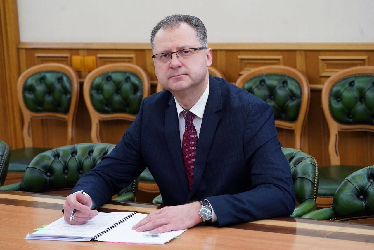 Максим Коломиец назначен министром по муниципальному развитию Калининградской области Об этом в своём телеграм канале написал глава региона Алексей Беспрозванных Он пожелал чиновнику успехов и обозначил приоритеты в работе в первую очередь справедливое и равномерное развитие муниципалитетов Фото ТГ канал губернатора
