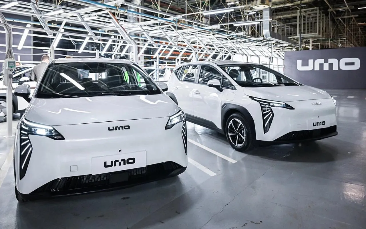 UMO 5 вошел в топ самых продаваемых электрокаров Но купить его нельзя Электрокар вошел в топ 5 самых популярных новых электромобилей в России по итогам апреля текущего года следует из данных Автостата Однако его официальные продажи еще не начались Яндекс один из разработчиков автомобиля заявлял что старт продаж намечен на апрель текущего года На данный момент на официальном сайте на автомобиль до сих пор можно оформить заявку нет ни прайс листов ни сообщений о начале продаж При этом компания в начале апреля анонсировала появление UMO 5 в каршеринге Autonews направил запрос в Яндекс Autonews в Telegram VK Канал РБК в Mакс