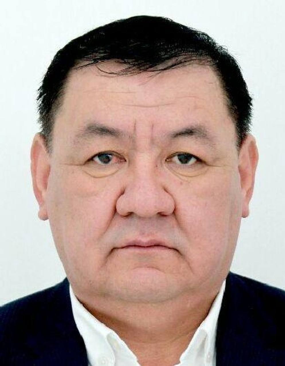 Экс депутата объявили в розыск и нашли в тот же день в Шымкенте Разыскное дело было зарегистрировано 2 сентября Кто то написал на Даулеталиева заявление об оскорблении Его известили о дате и времени судебного заседания по данному факту но в суд депутат не явился Таким образом Куаныша Даулеталиева объявили в розыск и нашли в один и тот же день Какое решение принял суд в его отношении не уточняется