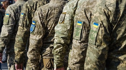 На Украине военкомы массово раздали повестки возле курорта Буковель   Сотрудники территориального центра комплектования, выполняющего роль военкомата, провели массовую раздачу повесток возле курорта Буковель.  Читать далее