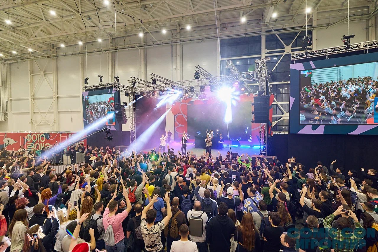 Comic Con Игромир объявил даты проведения в 2026 году фестиваль пройдет с 30 октября по 1 ноября в Москве В этом году за три дня конвент посетили 53 5 тысячи гостей а свои проекты и контент на нем представили более 140 участников Ранние билеты на Comic Con Игромир появятся в продаже 15 декабря на Яндекс Афише Кинопоиск Новости