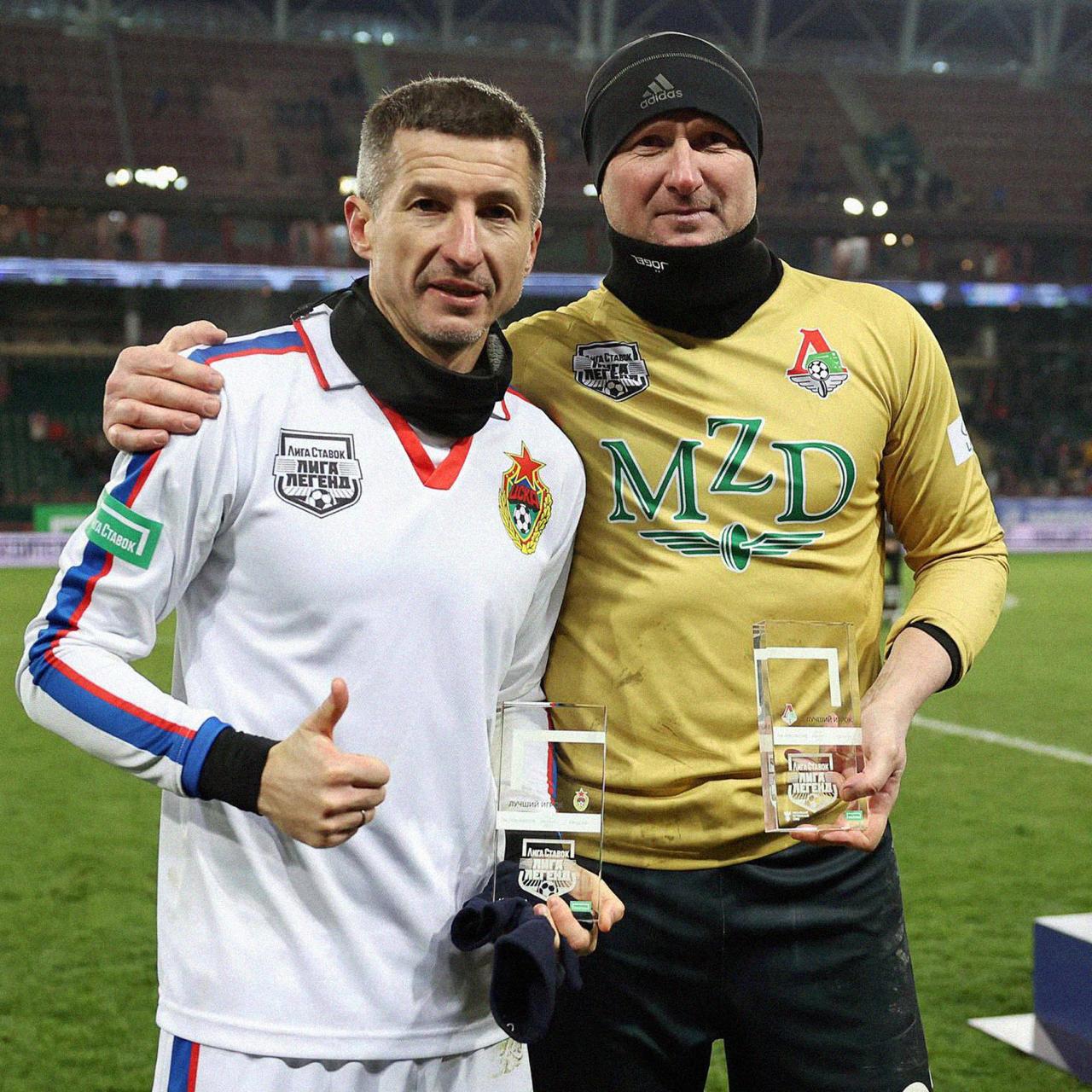 У легенды ЦСКА Евгения Алдонина диагностирован рак в тяжелой форме ему требуется длительное и дорогостоящее лечение Сейчас Евгений воспитывает двух маленьких детей РПЛ и ЦСКА начали сбор средств через благотворительный фонд