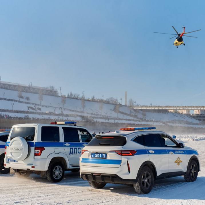 В Тюмени пройдет спецоперация Лёд 23 февраля в 12 00 сотрудники ДПС Росгвардии и ТВВИКУ устроят шоу на набережной реки Туры в районе Моста влюбленных В честь Дня защитника отечества для тюменцев проведут масштабное мероприятие с множеством активностей Что стоит посмотреть Показательные заезды с дрифтом прямо на льду Мастерство задержания на льду и мастер класс от медицинских работников по сердечно легочной реанимации Выставки современного снаряжения и техники Турнир по лазертагу Полевую кухню с горячим питанием для всех желающих Как вам такая программа Пойдете смотреть очень круто и бесплатно пойду зависит от погоды не люблю такие мероприятия Информационный центр Правительства Тюменской области Присылай новости ng72 bot NashGorodru Читать нас в MAX