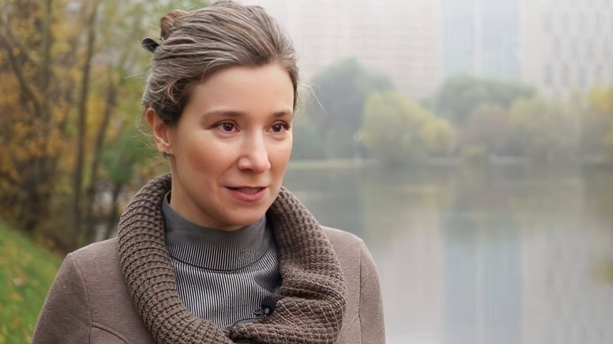 Екатерину Шульман включили в реестр террористов Росфинмониторинг внёс политолога в список из за её членства в Антивоенном комитете который в том числе занимался спонсированием ВСУ Также в реестр был включён предприниматель Борис Зимин Ранее ФСБ обвинила нескольких участников комитета включая Шульман и Зимина по статьям о захвате власти и организации террористического сообщества На этой неделе в Ростовской области двух женщин оштрафовали на 5 тысяч рублей за участие в нежелательной организации из за подписки на Telegram канал Антивоенного комитета Задонатить через бота Patreon Boosty