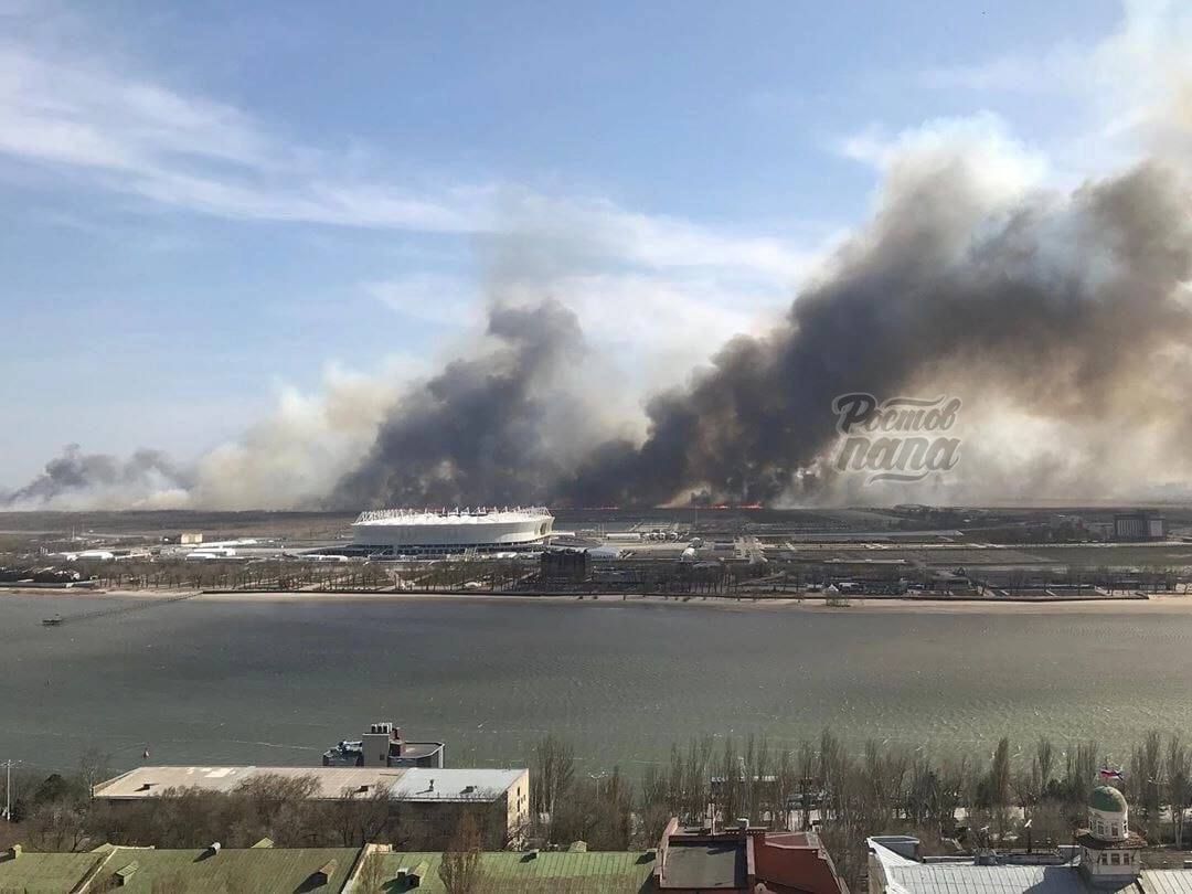 Завтра с утра на Левом берегу запланировано выжигание сухой травы, сообщает МЧС. Начало — в девять утра, так что не пугайтесь, если увидите дым.   Новости №1 в Ростове  Прислать новость/фото