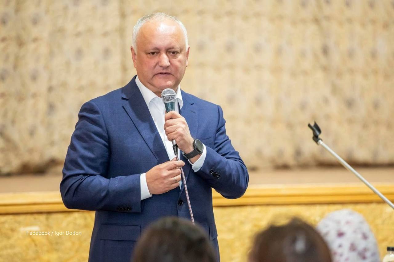 Игорь Додон обвинил PAS в провокации после слов Воронина о деньгах в кульке Лидер социалистов и Патриотического блока Игорь Додон отреагировал на слова его союзника Владимира Воронина который накануне в телеэфире рассказал сколько денег находилось в пакете переданном Додону Плахотнюком Игорь Додон обвинил в случившемся правящую партию PAS и назвал происходящее провокацией