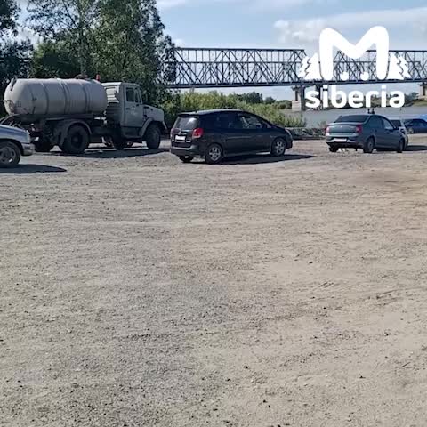 Проблемы с паромным сообщением в Алтайском крае: жители требуют мост