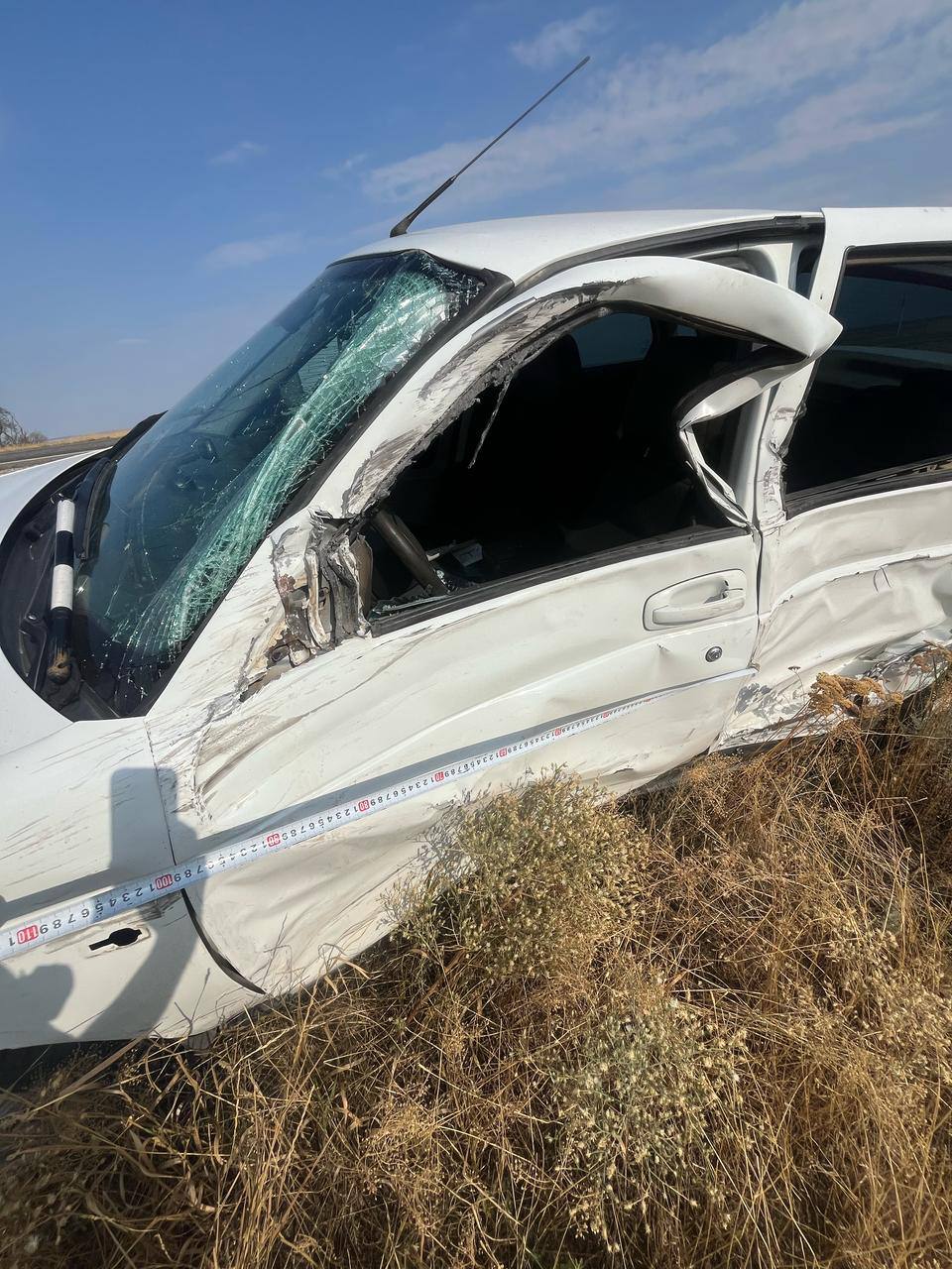 6 августа около 16:00 на трассе "Буденновск-Арзгир" столкнулись "Лада Приора" и грузовик Volvo. По предварительной информации, водитель грузовика, 59-летний житель Саратовской области, выехал на встречную полосу и врезался в "Приору", которая поворачивала налево. Водитель легкового автомобиля и его 13-летний пассажир получили травмы и были доставлены в больницу. Обстоятельства ДТП выясняются. Госавтоинспекция Ставрополья