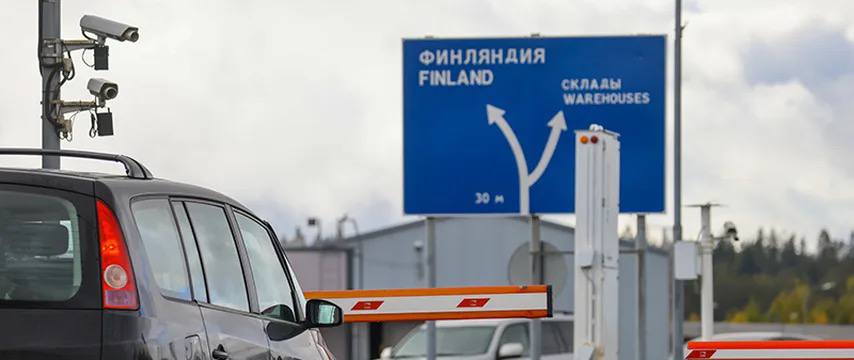 В Финляндии состоялся автопробег за открытие границы с Россией Организатор акции, депутат горсовета Лаппенранты Иван Девяткин, подчеркнул право жителей пересекать границу и встречаться с близкими. Колонна из ста машин проехала к закрытому пункту «Нуйямаа», акция была согласована с полицией. Подписаться: Обратная связь: Чат для общения