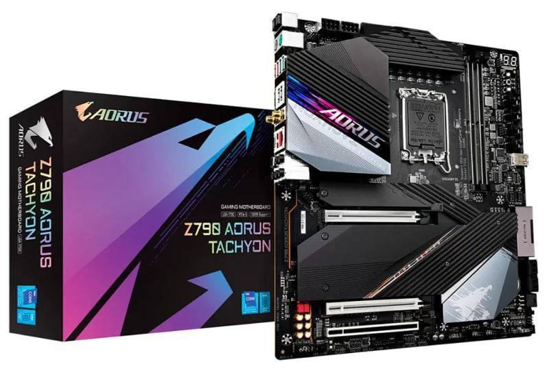 На данный момент с различными процессорами Core 13 го поколения Gigabyte Z790 Aorus Tachyon побила 10 рекордов касающихся как быстродействия процессора так и всей системы Также есть несколько 9 HFP Hardware First Place то есть первое место d рамках одного набора железа К примеру только с Core i5 13600K Учитывая что предшествующая Z690 Aorus Tachyon оценивалась в 550 ценник новинки скорее всего перевалит за 800