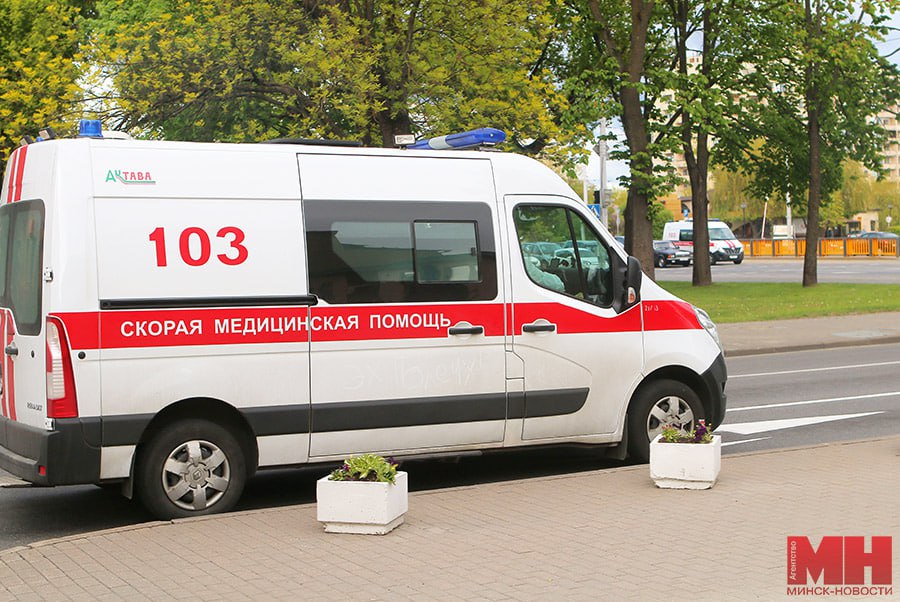 Более 3,5 тыс. спасателей и около 780 бригад скорой будут дежурить в Беларуси 9 мая. Работники спасательного ведомства будут нести службу в усиленном варианте, задействуют в том числе 1,3 тыс. единиц техники. ‼ Особое внимание уделят военному параду и театрализованному шоу в Минске. Для работы в городе привлекут 19 единиц пожарной и аварийно-спасательной техники, четыре группы спасения на воде, а также 115 сотрудников МЧС. «Минск-Новости» MINSKNEWS.BY Telegram Viber FB VK Inst TikTok YouTube