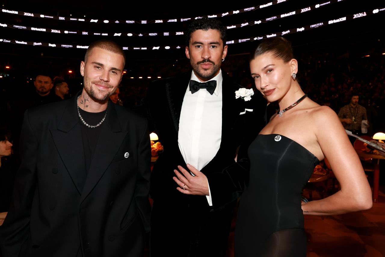 Ну что ж церемония Грэмми 2026 подошла к концу Сабрина Карпентер и Чаппелл Рон ушли без наград Оливия Дин добилась заслуженной статуэтки как лучший новый исполнитель Кендрик Ламар побил все рэп рекорды а Тейлор Свифт просто не пришла Самые яркие образы с церемонии уже выбрала редактор моды The Blueprint Алена Важенина а мы рассказываем как распределились основные победители Запись года Luther Кендрик Ламар и SZA Альбом года Debí Tirar Más Fotos Bad Bunny Песня года Wildflower Билли Айлиш Лучший новый артист Оливия Дин Лучшее сольное поп исполнение Лола Янг Messy Лучший поп альбом Леди Гага Mayhem Лучший урбан альбом Bad Bunny Debí Tirar Más Fotos Лучший рэп альбом Кендрик Ламар GNX Лучший современный кантри альбом Jelly Roll Beautifully Broken The Blueprint News