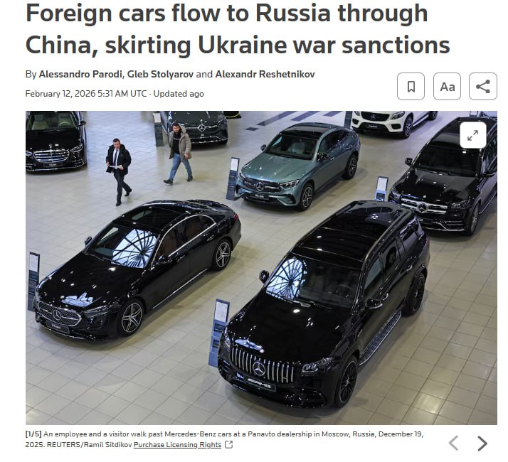 Автоконцерн BMW дал указание своему китайскому подразделению категорически возражать против любого потенциального экспорта автомобилей в Россию Об этом сообщает Reuters со ссылкой на заявление компании В компании подчеркнули что если автомобили все же попадут в Россию по схеме параллельного импорта это произойдет вне нашей сферы влияния и к тому же прямо против нашей воли Один из российских дилеров базирующийся во Владивостоке сообщил Reuters что его центр не занимается розничной продажей автомобилей иностранного производства которых коснулись санкции Он пояснил что центр закупает такие машины поштучно у продавцов в Китае исключительно для выполнения частных заказов Здесь много посредников один знает того тот знает другого и тот может связаться с дилером сказал он jkinvest news jkinvest