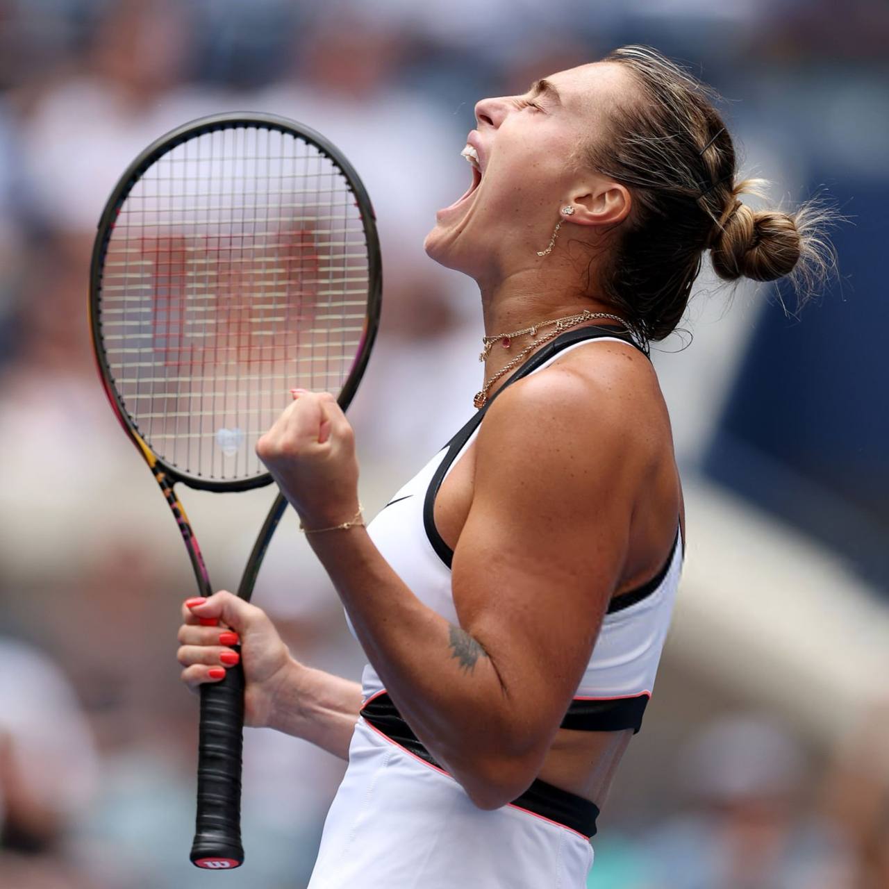 Соболенко успешно стартовала на US Open Арина переиграла Ребеку Масарову со счётом 7 5 6 1 Далее действующая чемпионка мэйджора встретится с Полиной Кудерметовой ChampTennis