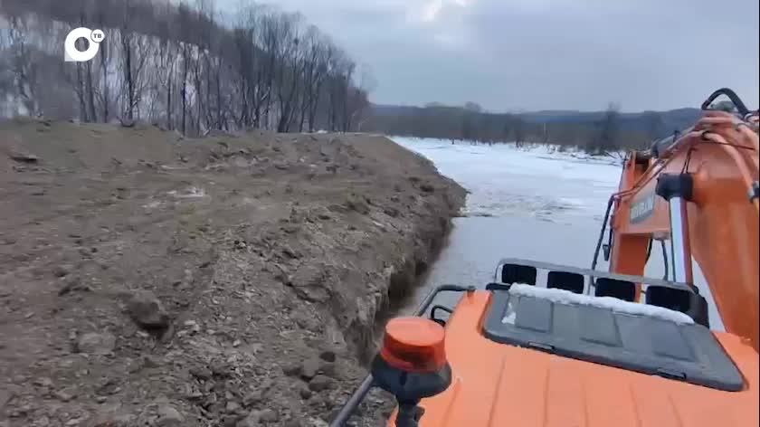 В Приморье продолжается расчистка русел рек под руководством губернатора