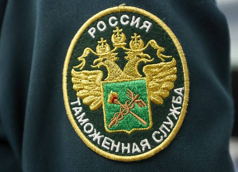 Шереметьевская таможня информирует об изменении в графике работы Авиационного таможенного поста центр электронного декларирования в целях обеспечения бесперебойного совершения таможенных операций в предпраздничные дни С 18 декабря 2025 г по 23 декабря 2025 г центр электронного декларирования будет работать с 09 00 до 00 00 Дополнительно сообщается что переход центра электронного декларирования на выше указанный режим работы может быть продлен