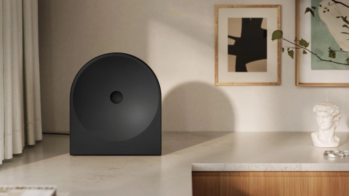 Samsung показал линейку интерьерных колонок Music Studio которую создали вместе с парижским дизайнером мебели Эрваном Буруллеком Версия Music Studio 5 более компактная а Music Studio 7 совместима с другими акустическими системами и телевизорами Samsung Их представят на CES 2026 vc ru tech 2671287