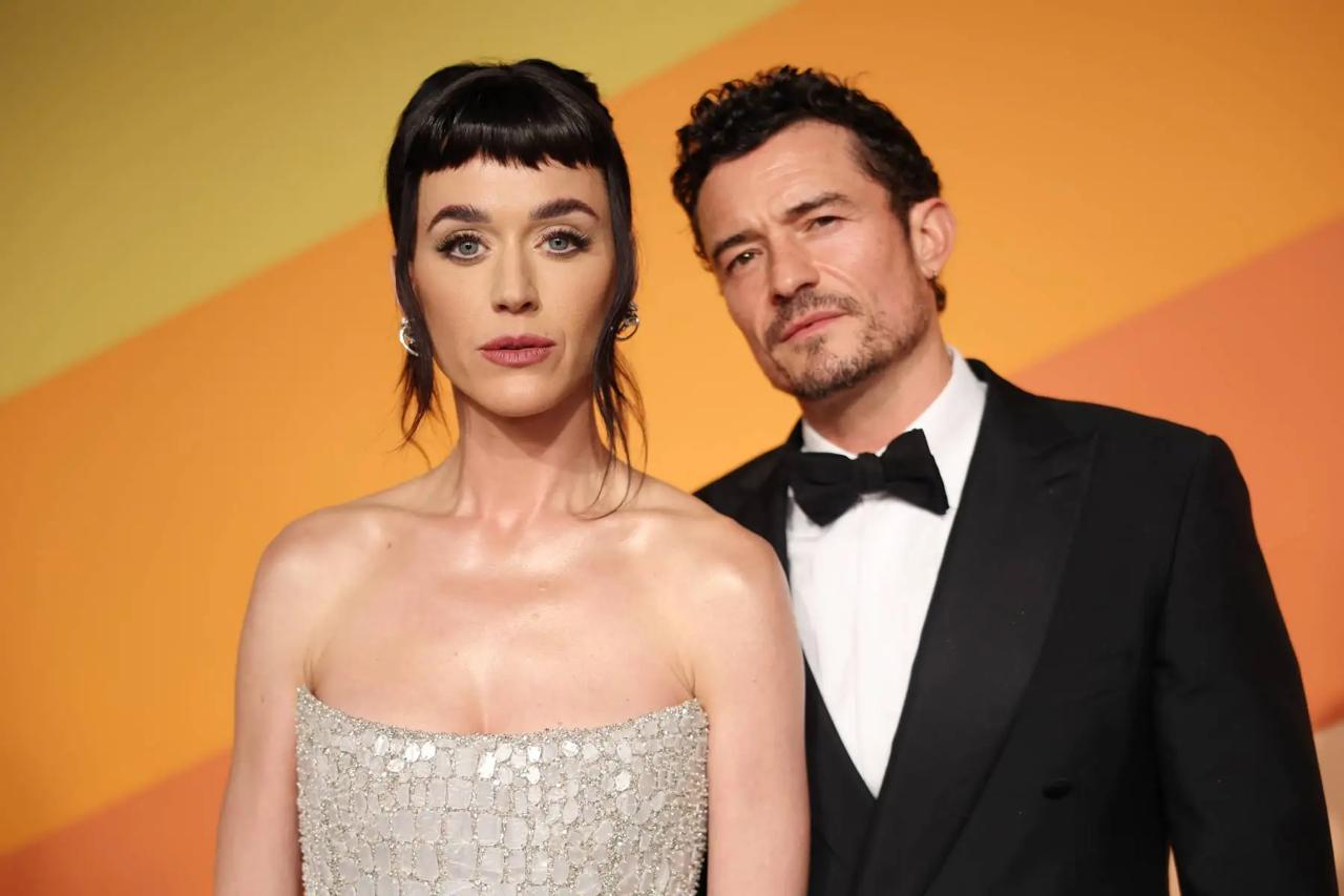 Певица Кэти Перри и актер Орландо Блум расстались — People и USA Today cо ссылкой на предствителей Перри и Блума «Они будут продолжать встречаться как семья, поскольку их общим приоритетом было и всегда будет воспитание дочери в атмосфере любви, стабильности и взаимного уважения». Кэти Перри и Орландо Блум были вместе с 2016 года. В 2017-м они ненадолго расставались, но затем снова сошлись. Они обручились в День святого Валентина в 2019-м, а в 2020-м у них родилась дочь.