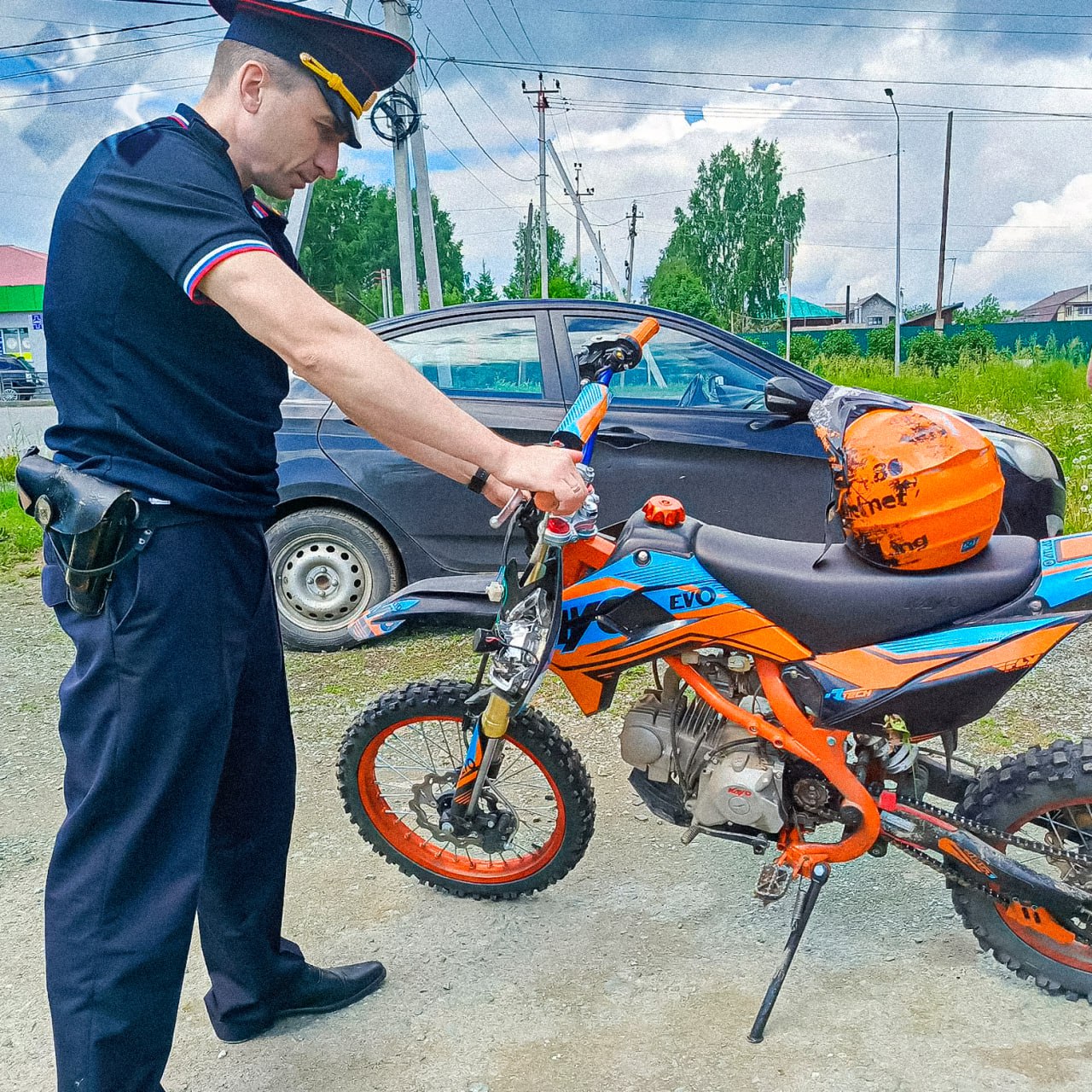 Детям хотят запретить покупать питбайки и бензин В Госдуму готовят законопроект который ограничит подростков от покупки питбайков и топлива к ним Причина проста в 2025 году аварии с участием несовершеннолетних выросли на 30 около 40 ДТП закончились трагически По новой инициативе кататься можно будет только в спецзонах Исключение сделают для тех кто прошёл мотошколу и использует питбайк для спорта Как вам идея   правильно безопасность важнее нужно тогда и электросамокаты запретить НМШ