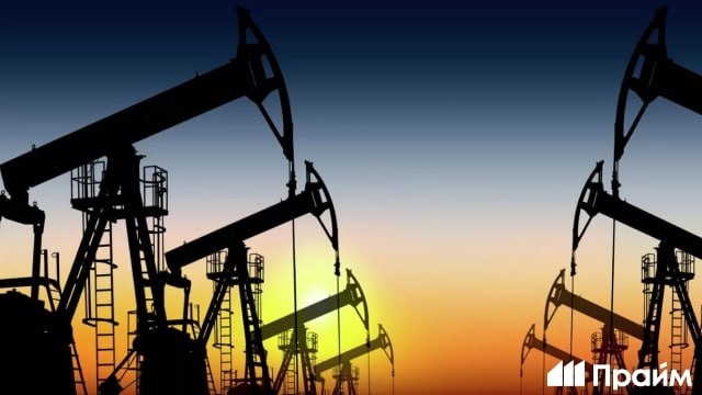 Отказ от российской нефти обошелся Германии почти в 40 миллиардов евро Это следует из анализа данных Евростата Так в январе ноябре 2021 года Германия закупала нефть по 55 2 евро за баррель однако в последующие годы ужесточения санкционного давления на Россию цены поползли вверх В прошлом году Берлин платит уже по 63 7 евро за баррель В целом с начала введения антироссийских ограничений Германия переплатила 39 8 миллиарда евро Подписывайтесь на ПРАЙМ в MAX