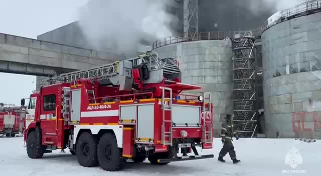 Пожар на ТЭЦ 3 в Хабаровске: один погибший и работающие пожарные