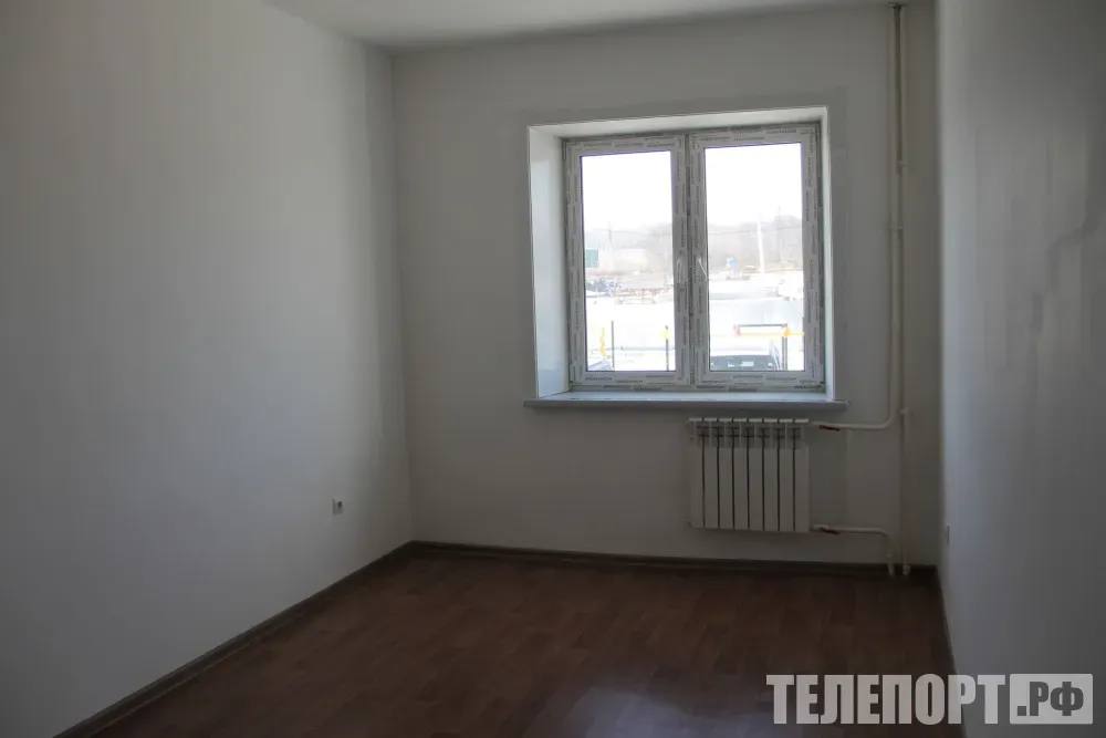 Спад на рынке новостроек зафиксировали в Приамурье между тем в регионе выросла доля индивидуального жилищного строительства Специалисты Амурстата подсчитали сколько квадратов жилья построили в Амурской области за предыдущие 9 месяцев По данным статистического ведомства с января по сентябрь включительно организации всех форм собственности возвели 2312 квартир В их число входят квартиры в общежитиях Общая площадь нового жилья составила 196 тысяч квадратных метров что на 41 4 процента меньше чем годом ранее Населением за счет собственных и заемных средств построено 1058 квартир общей площадью 136 тысяч квадратных метров Уровень по сравнению с прошлым годом снизился на 24 2 процента В то же время доля индивидуального домостроения выросла и составила 69 4 процента от всей введенной площади жилых домов Год назад этот показатель был 53 7 процента За счет ввода многоквартирных домов и индивидуального жилищного строительства Фото ТЕЛЕПОРТ РФ ТЕЛЕПОРТ РФ здесь все об Амурской области Мы в МАХ Написать нам