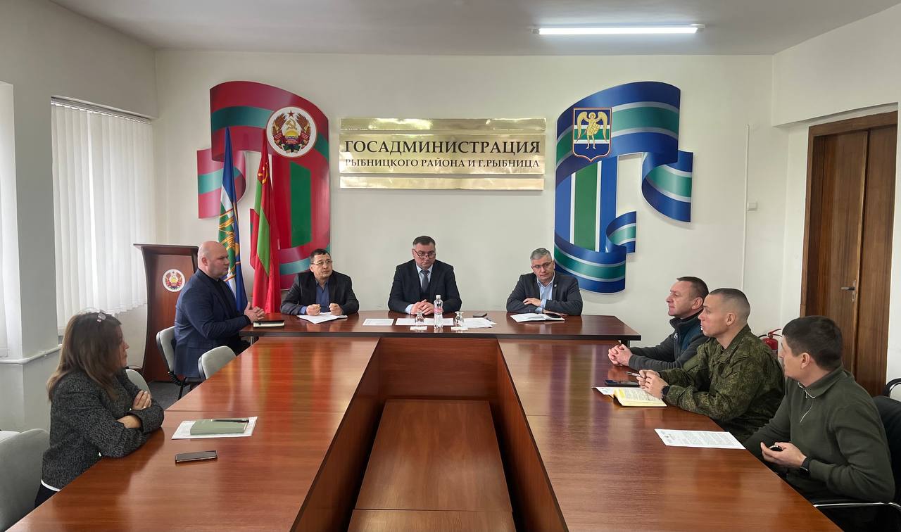 Крещение Господне 2026 Глава госадминистрации совместно с руководителями профильных служб и ведомств провел организационное совещание по вопросам подготовки и проведения мероприятия посвященного православному празднику Крещения Господне В ходе совещания обсудили меры по обеспечению общественной безопасности организации мест для крещенских купаний и медицинского сопровождения Ознакомиться с решением можно на сайте госадминстрации