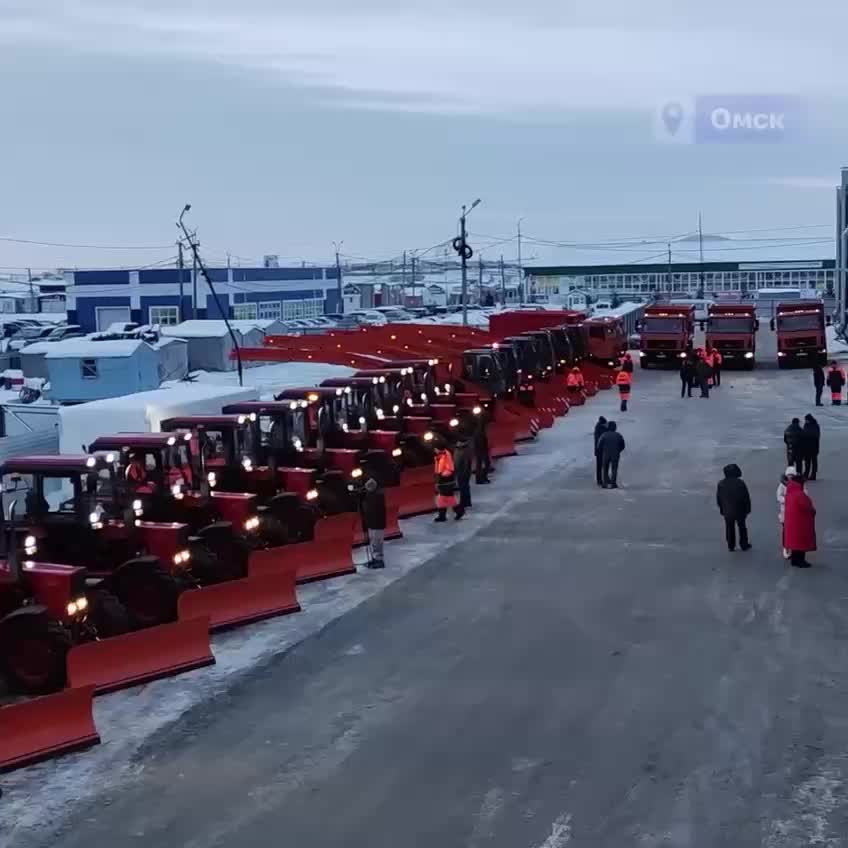 Омские дорожники получили 44 единицы новой спецтехники для улучшения обслуживания дорог