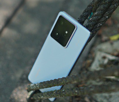 Глобальный realme GT 7 показал выдающиеся результаты в тестах автономности — работает дольше всех Специалисты ресурса GSMArena опубликовали результаты тестирования дебютировавшего сегодня смартфона realme GT 7 на автономность. Выяснилось, что это самый долгоиграющий гаджет в отрасли. Читать далее