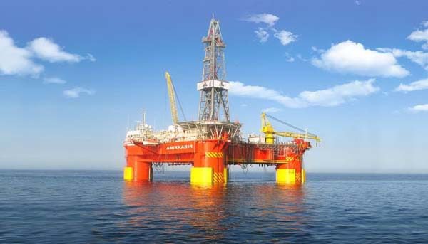 Министр нефти Ирана Мохсен Пакнежад объявил о начале буровых работ на блоке 18 в каспийской структуре Роудсар, расположенной в 15 км от северного побережья страны. Работы ведутся на мелководье: бурение стартовало с глубины 70 м, планируемая глубина скважины — 5077 м. Стоимость разведки составляет $50 млн. Запасы на новом участке в Каспийском море оцениваются более чем в 600 млн баррелей нефти и 56,6 млрд кубометров газа. Пакнежад отметил, что при подтверждении запасов структура получит статус полноценного месторождения. Он также заявил, что Иран открыт к участию иностранных компаний — для работы в закрытом водоёме требуются специализированные технологии.