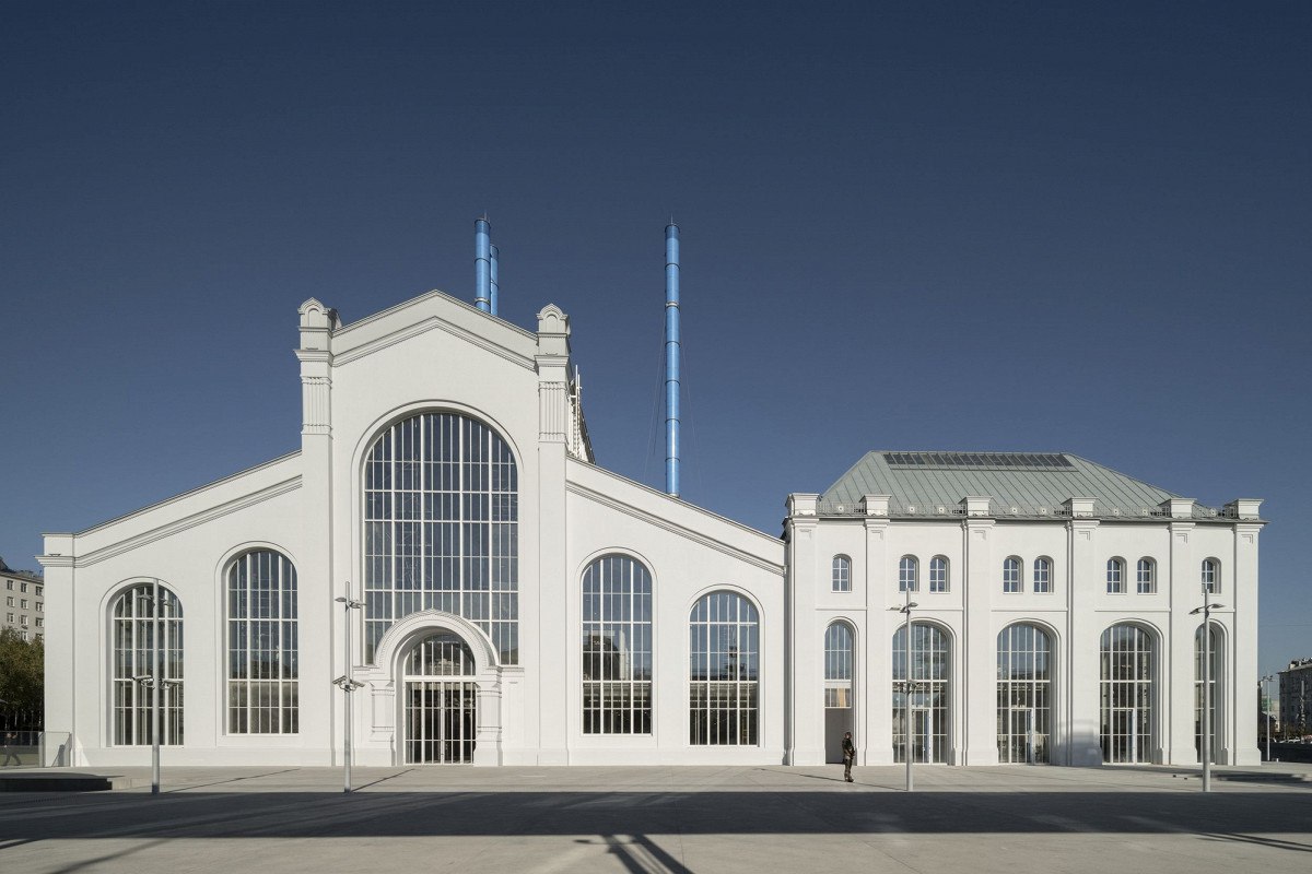 Дом культуры ГЭС 2 организует первый книжный фестиваль Он пройдет с 1 по 3 ноября Гостей ждут чтения современной прозы и стихов беседы писателей и телеграм блогеров открытые заседания книжных клубов лекции просветителей дискуссии и круглые столы книгоиздателей презентация работ начинающих иллюстраторов Среди участников фестиваля Яна Вагнер Александра Маринина Алексей Сальников Юрий Сапрыкин Олег Нестеров Зоя Яровицына и другие Все три дня на парковке ГЭС 2 будет работать книжная ярмарка Больше новостей в Daily News